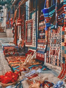 Read more about the article How to Choose the Best Outdoor Carpets Dubai Offers