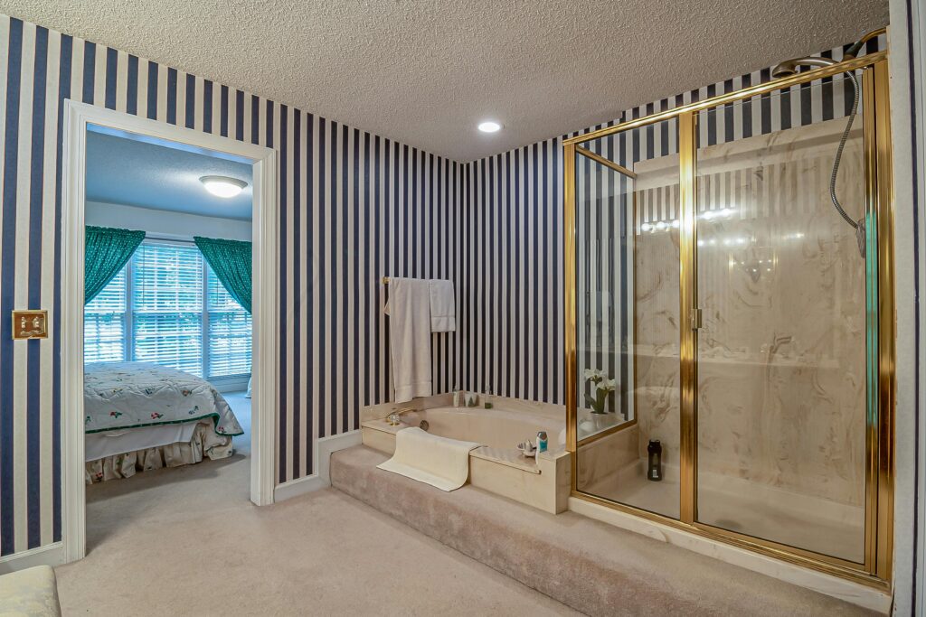 How to Choose the Best Wall to Wall Bathroom Carpet for Your Home