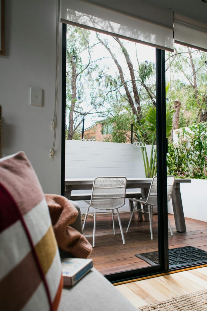 Outdoor Carpets for Decks That Are Easy to Clean and Maintain